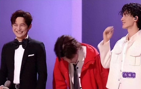 开云体育真的要掀起演播厅的天花板-开云「中国」kaiyun网页版登录入口