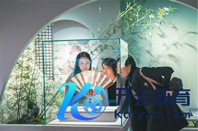 开yun体育网在素面纸本上作高士钓鱼-开云「中国」kaiyun网页版登录入口